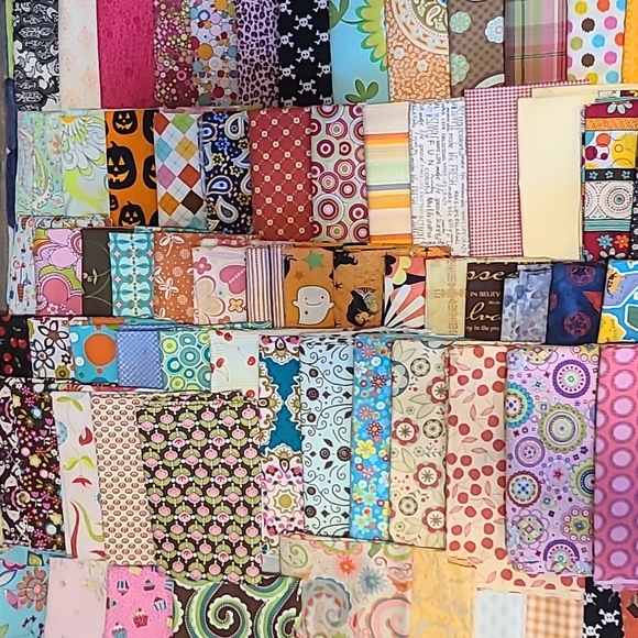 Gorgeous colorful fabrics - Picture 3 of 3